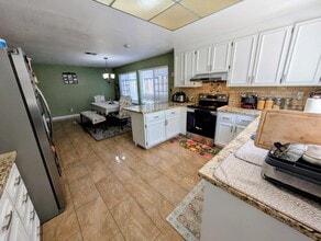 Building Photo - 416 Rumsey Ct