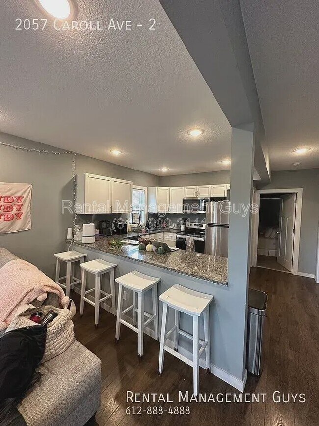 Foto del edificio - 2057 Carroll Ave