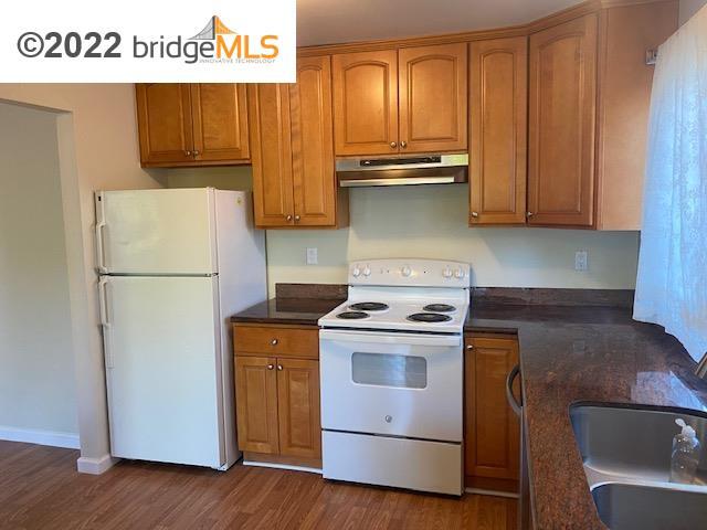 Building Photo - 2190 Peachtree Cir