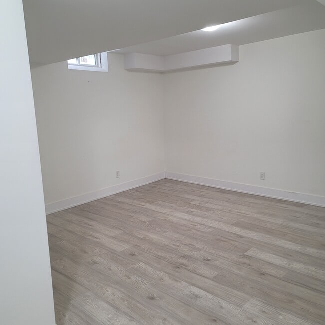 Building Photo - 324 Chatfield Dr