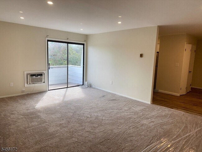 Foto del edificio - 3102 Cromwell Ct