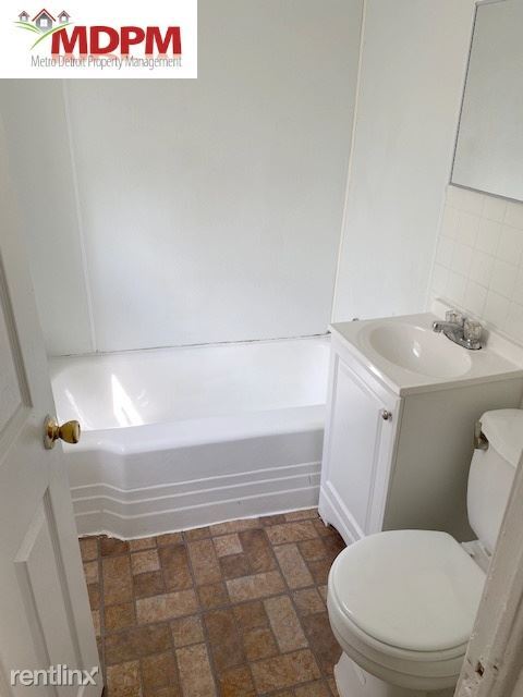 Foto del edificio - 2 br, 1 bath House - 23753 Mac Arthur Blvd
