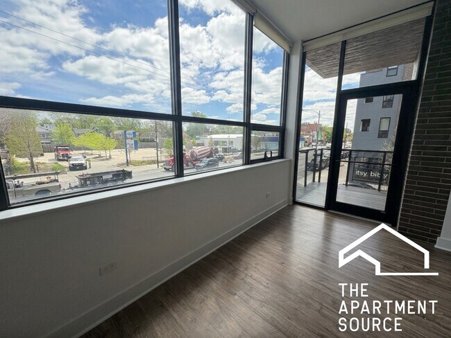 Foto del edificio - 4234 N Western Ave
