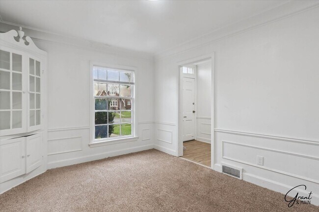 Foto del edificio - $1290 3 bedroom bungalow