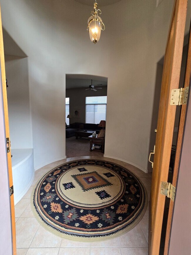 Foto del edificio - Furnished, Long-Term Rental - 6-12 Month Lease Option- **Leasing Special $500 off 1st month rent ...