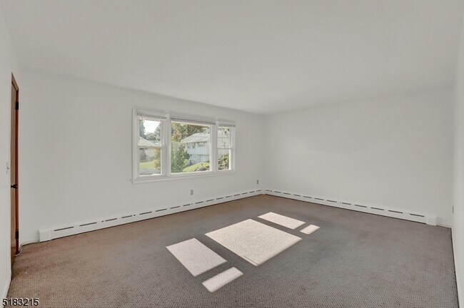 Foto del edificio - 1 Highview Ave