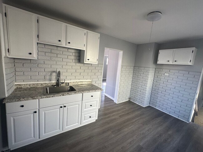 Building Photo - 3bd Single Garfield Section 8