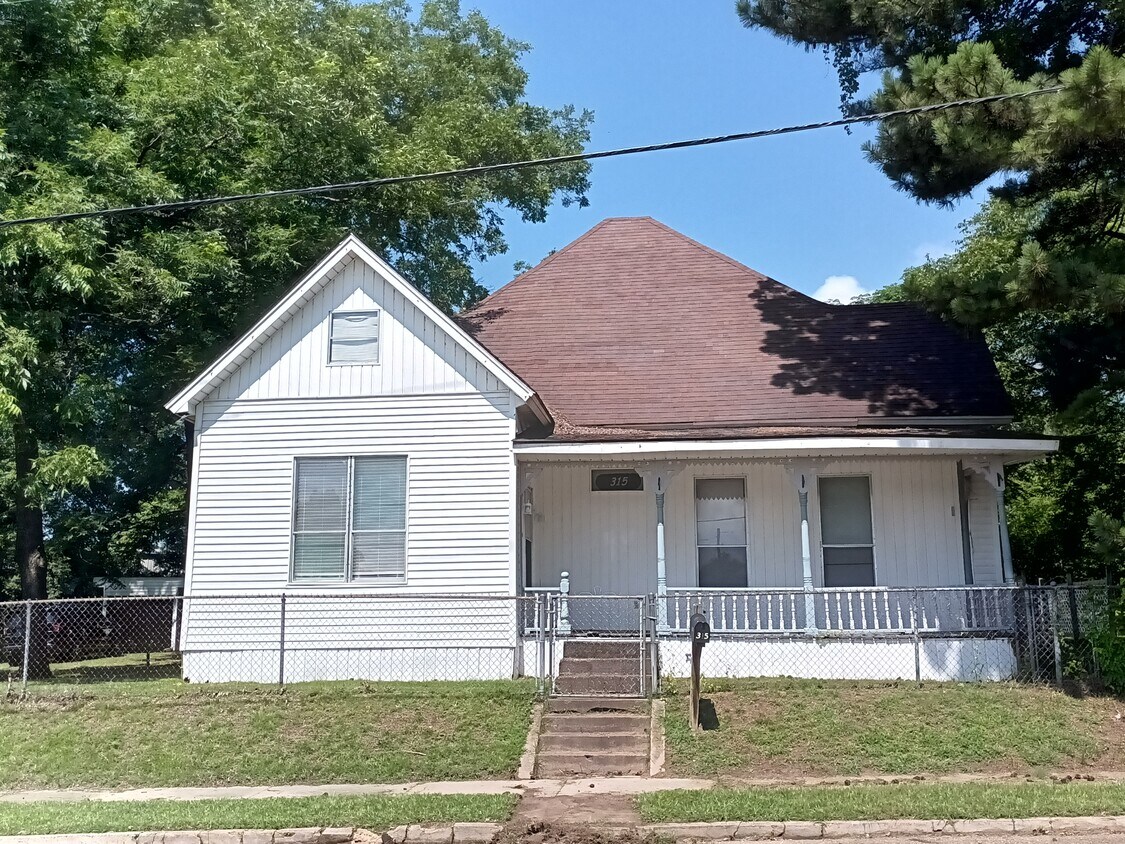 315 Grand Ave, Texarkana, AR 71854 House Rental in Texarkana, AR