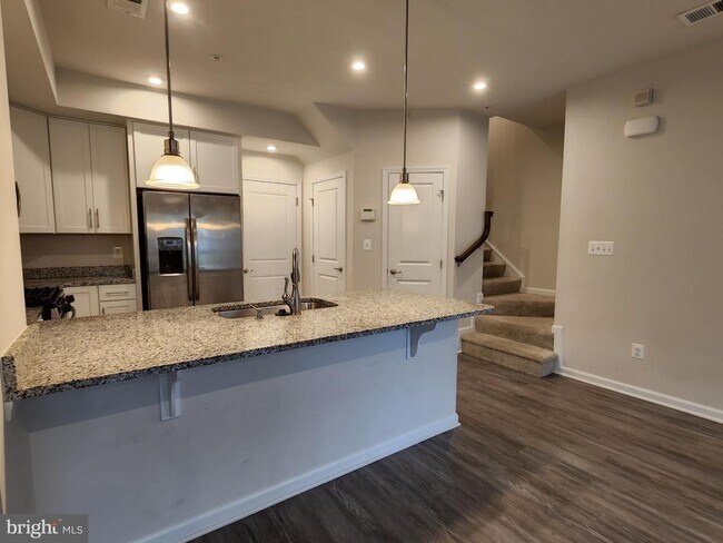 Building Photo - 10115 Dorsey Ln