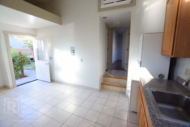 Building Photo - 2 Bedroom ADU in Prime Location