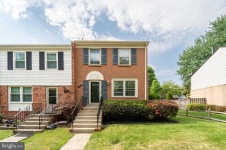 Building Photo - 2055 Pilgrim Dr
