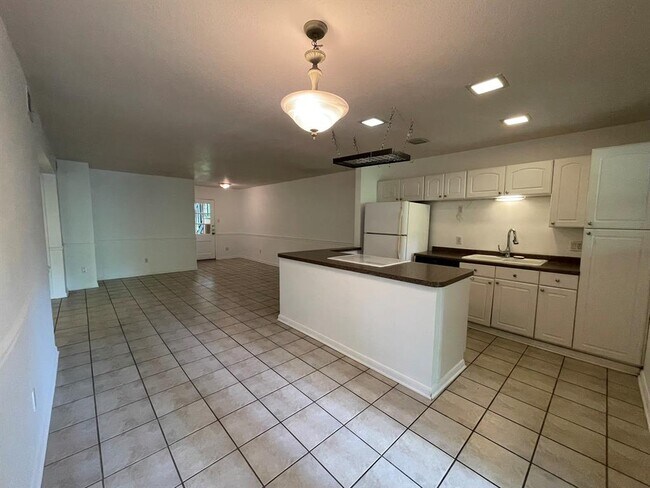Foto del edificio - 8265 Kingsbrook Rd