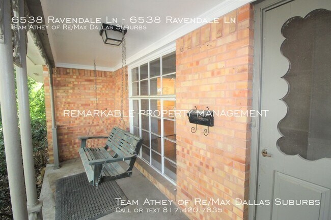 Foto del edificio - Cute duplex in great location!