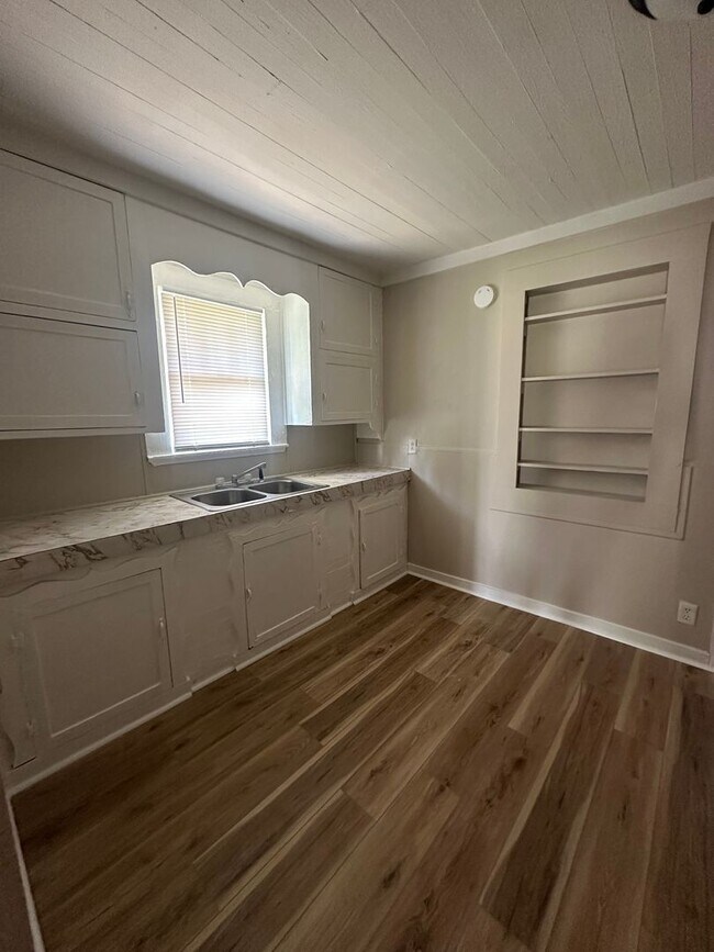Foto del edificio - 3 Bed/1 Bath House