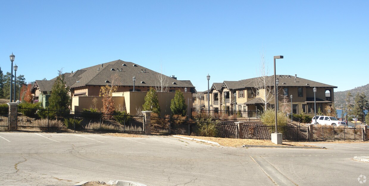 Building Photo - 40671 E Village Dr