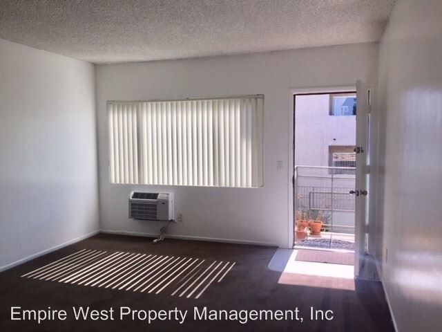 Building Photo - 15733 Vanowen St