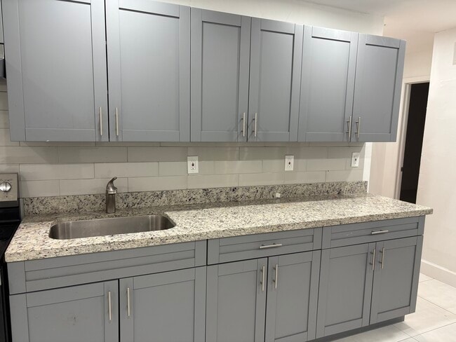 Foto del edificio - 170 NW 58th St