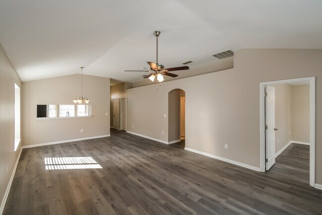 Foto del edificio - 6322 Morse Oaks Cir