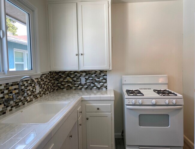 Foto del edificio - 504 N Hollywood Way