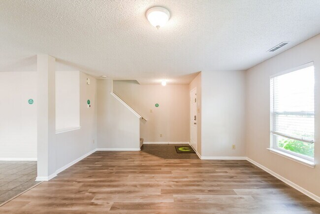 Building Photo - 12891 Old Glory Dr