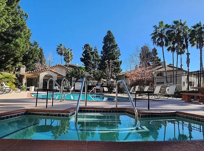 Foto del edificio - 3508 Paseo De Los Americanos