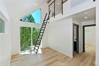 Building Photo - 441 Oriole Dr