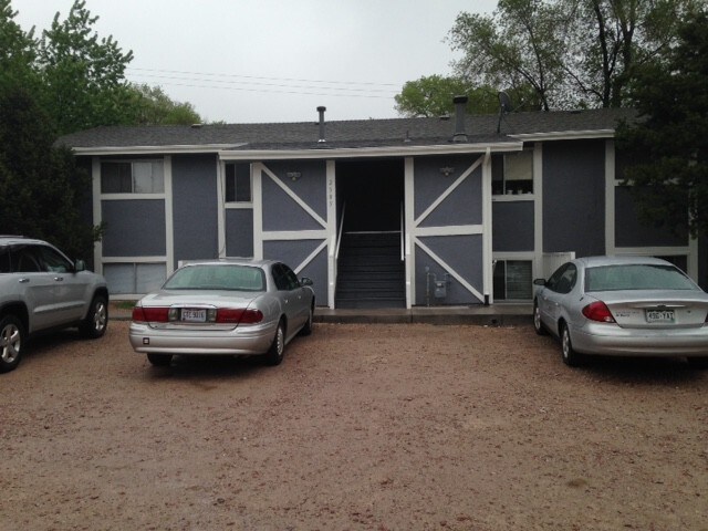 Building Photo - 2585 E Cache La Poudre St