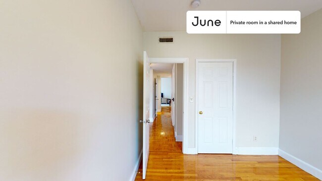 Foto del edificio - Room in Shared 4 bed/2 bath home
