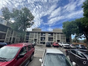 Building Photo - 1209 W Plum St