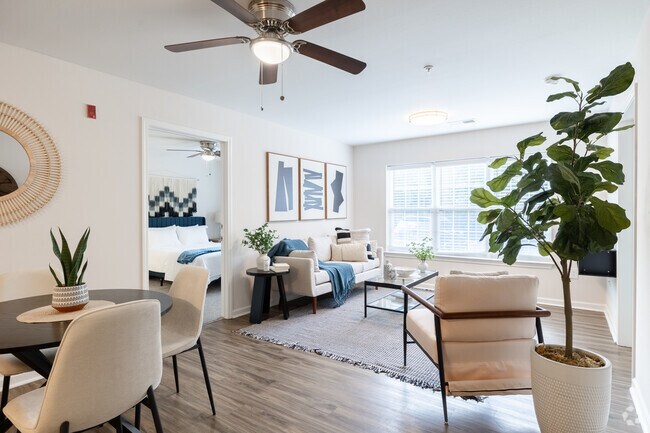 Sala de estar - Sterling - 3 habitaciones, 2 baños - 1200 pies cuadrados - The Grand at Market District