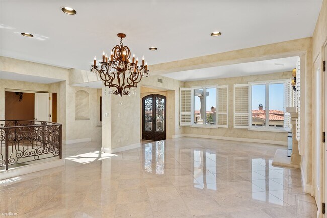 Building Photo - 4 br, 3.5 bath House - 408 Paseo Miramar