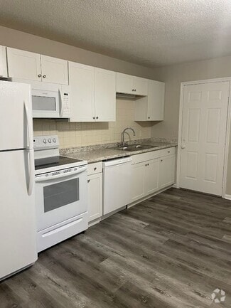 Building Photo - 1671 Hamlet Dr