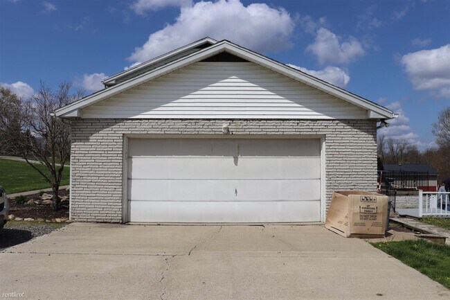 Building Photo - 4 br, 3.5 bath House - 801 County Road 41 0