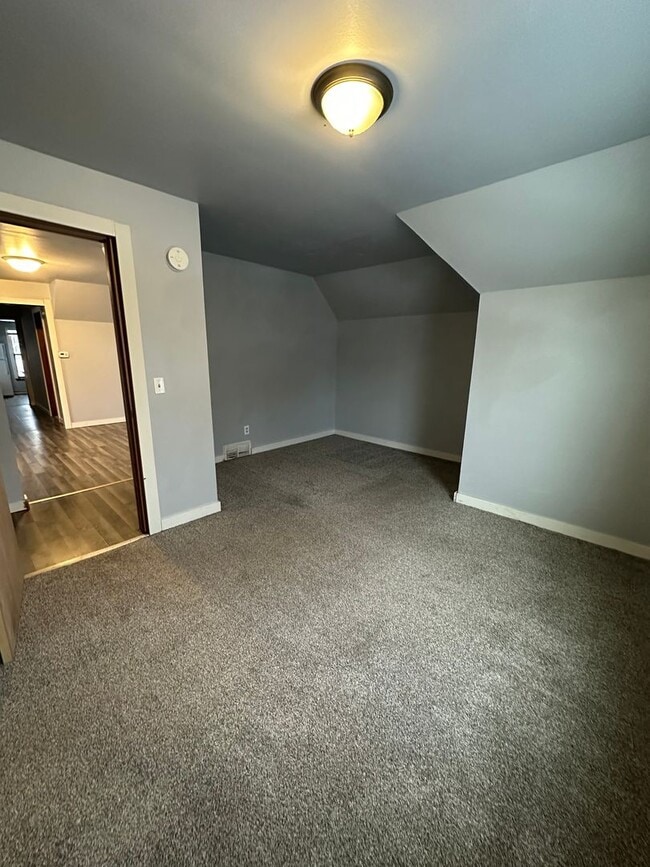 Building Photo - 1019 E Grand Ave