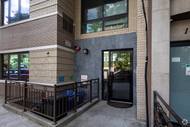 Foto del edificio - 175 Woodpoint Rd
