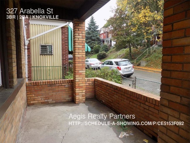 Building Photo - 327 Arabella St