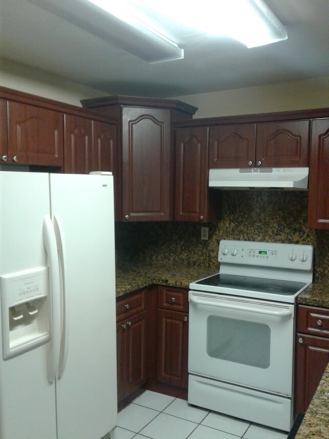 kitchen - 4113 NW 78th Ter