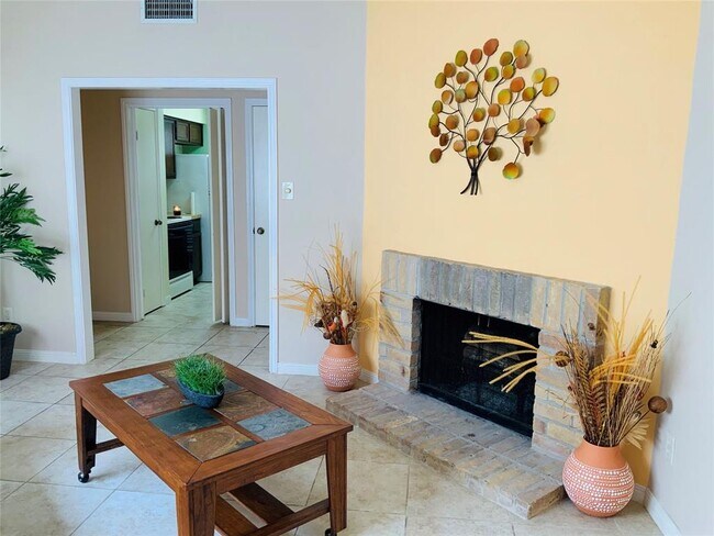 Building Photo - 10105 Waterstone Dr