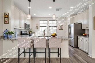 Building Photo - 1540 N Balboa