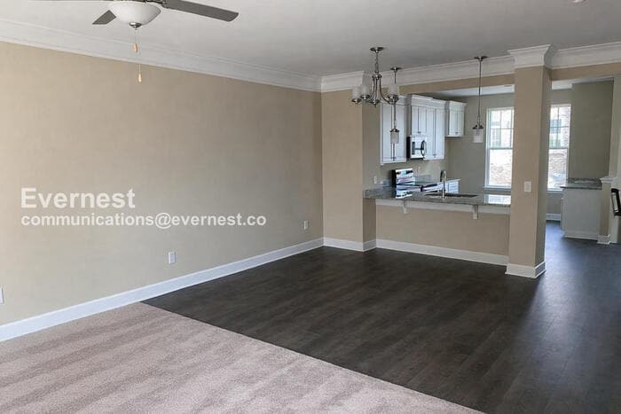 Building Photo - 351 Kara Ln