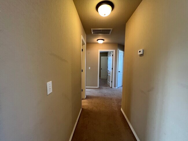 Foto del edificio - 210 Willow Dr