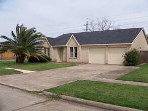 Building Photo - 4742 Tain Dr