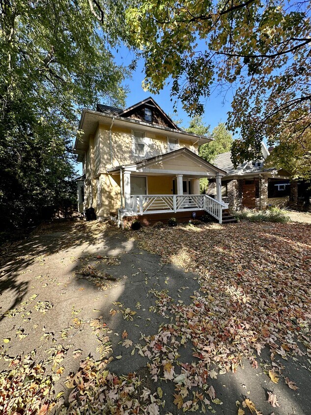 Foto principal - 4040 Holmes St