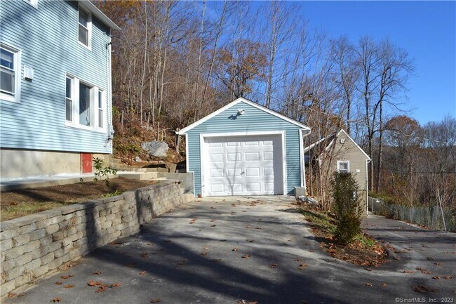 Building Photo - 255 Frost Bridge Rd