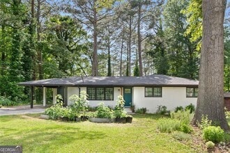 Building Photo - 2425 Clifton Springs Rd