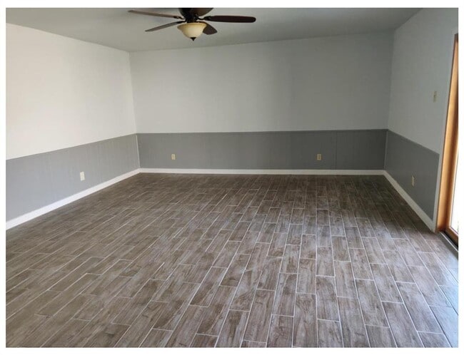 Building Photo - 2927 Haymeadow