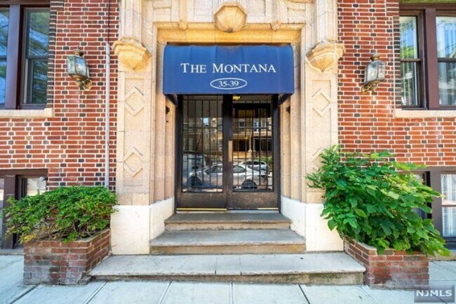 Building Photo - 35-39 51st St