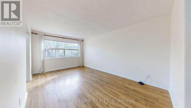 Building Photo - 126 Celeste Dr