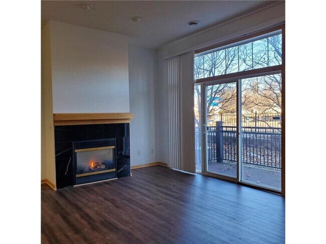 Foto del edificio - 533 Snelling Ave S