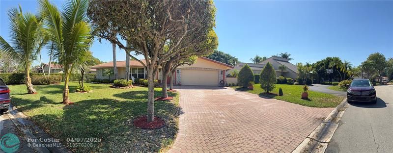 Foto principal - 3881 NW 100th Ave